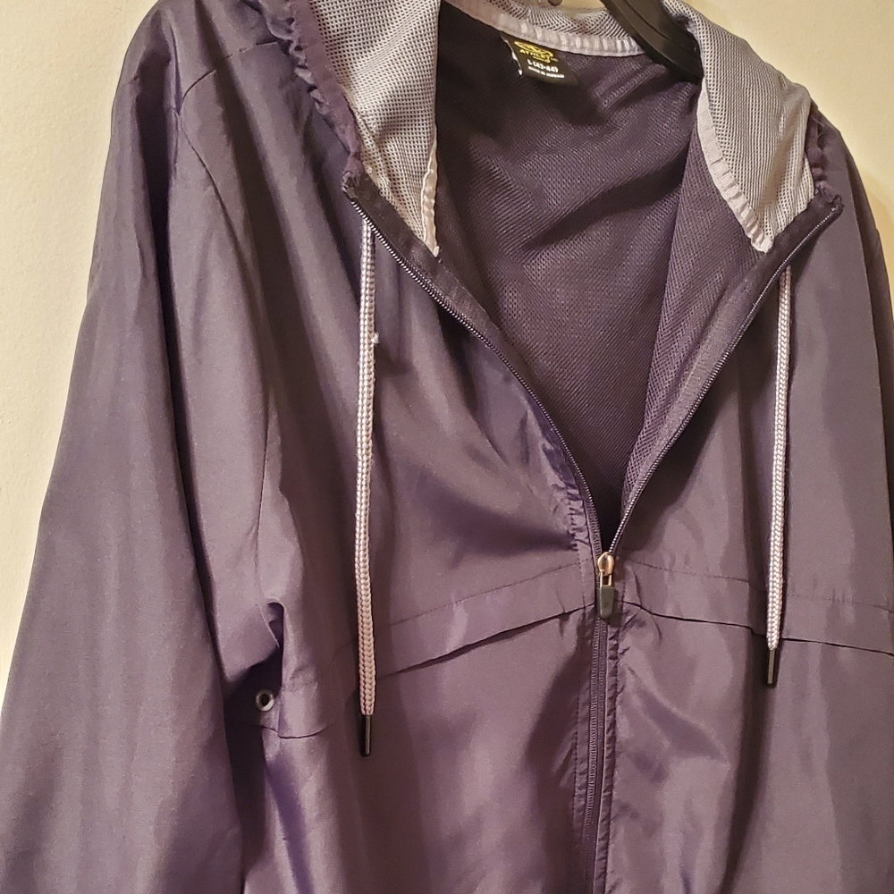 Windbreaker - Picture 3 of 6